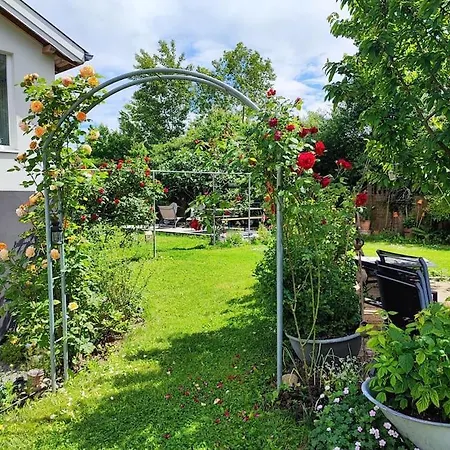 Apartament Le Jardin D'horace O Im Garten Von Horaz Volgelsheim