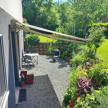 Apartment Le Jardin D'horace O Im Garten Von Horaz Volgelsheim