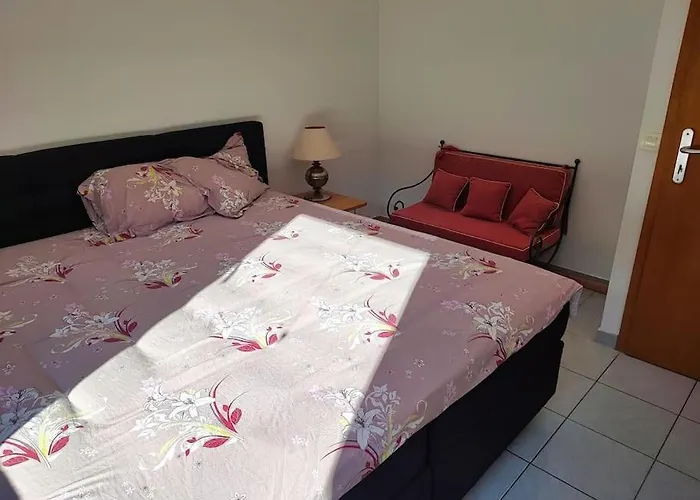 Apartament Le Jardin D'horace O Im Garten Von Horaz Volgelsheim